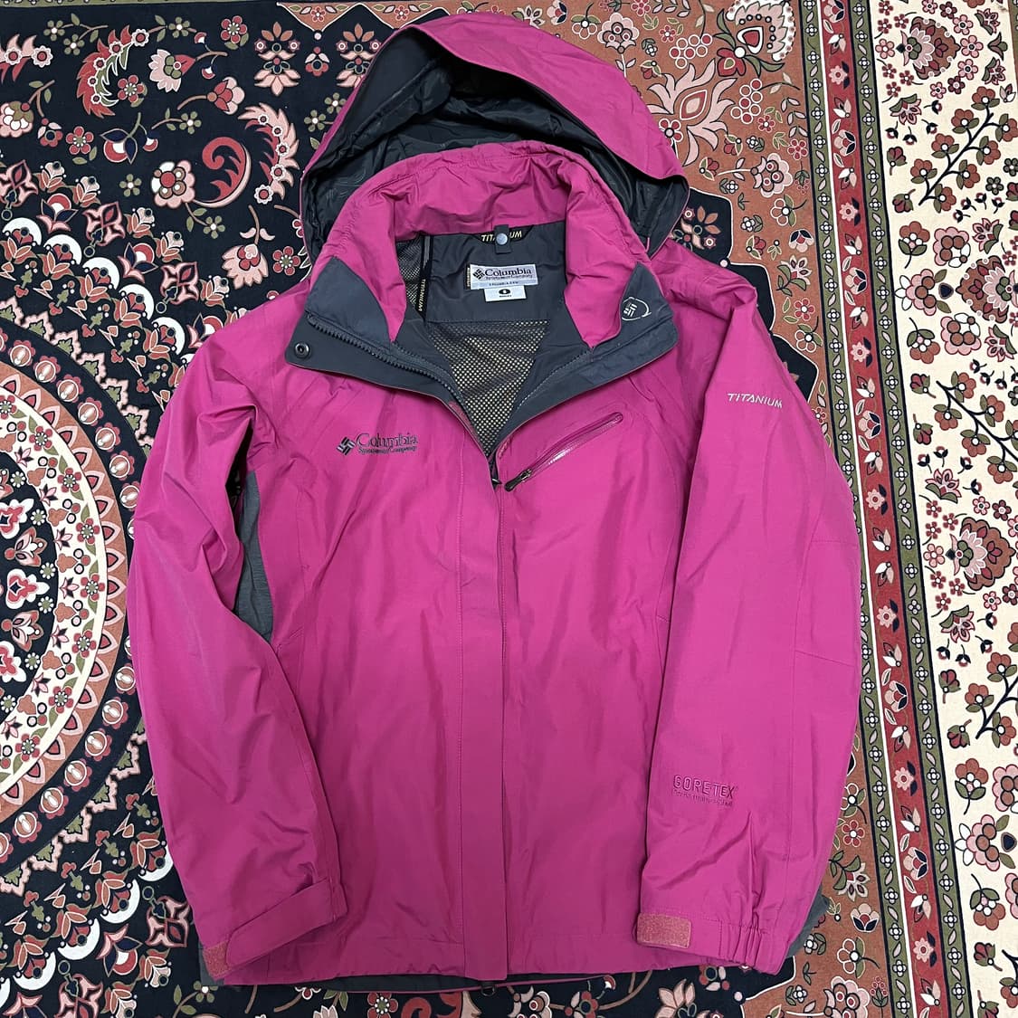 컬럼비아 티타늄 여성 고어텍스 바람막이 자켓 S/90 상품이미지1