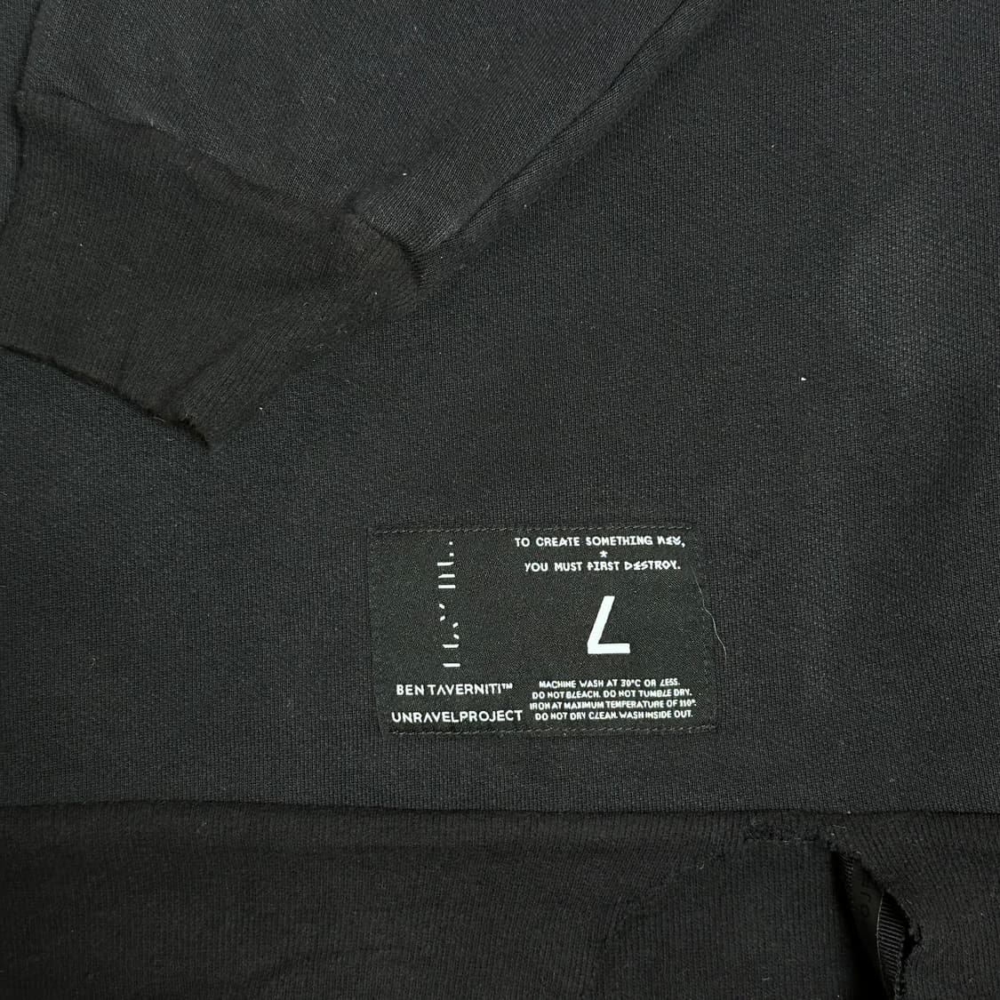 언라벨 프로젝트 디스트로이드 그래픽 후드 (블랙) 상품이미지6