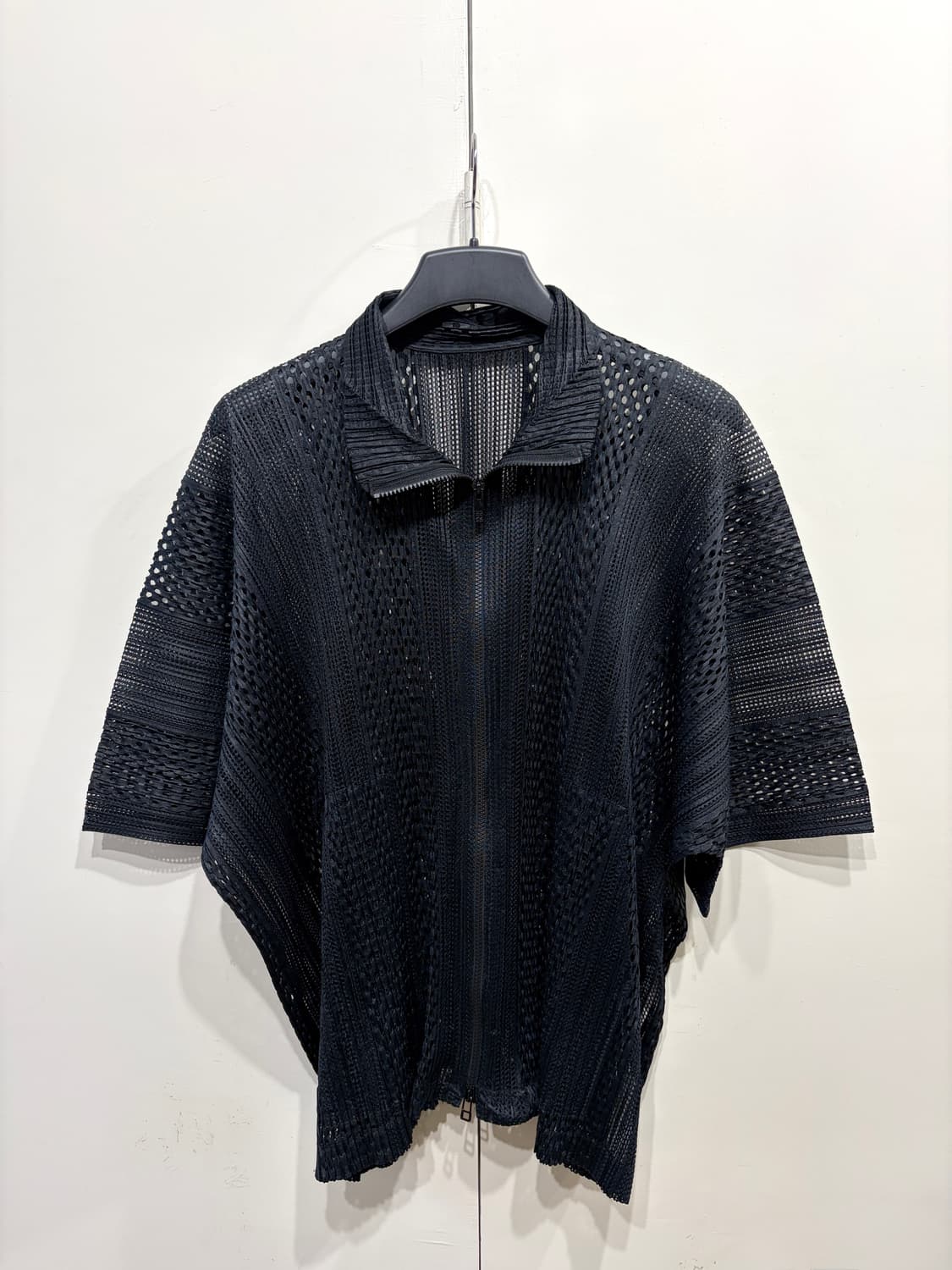 17SS 이세이미야케 플리츠 플리즈 메쉬 하프 집업 자켓 상품이미지2