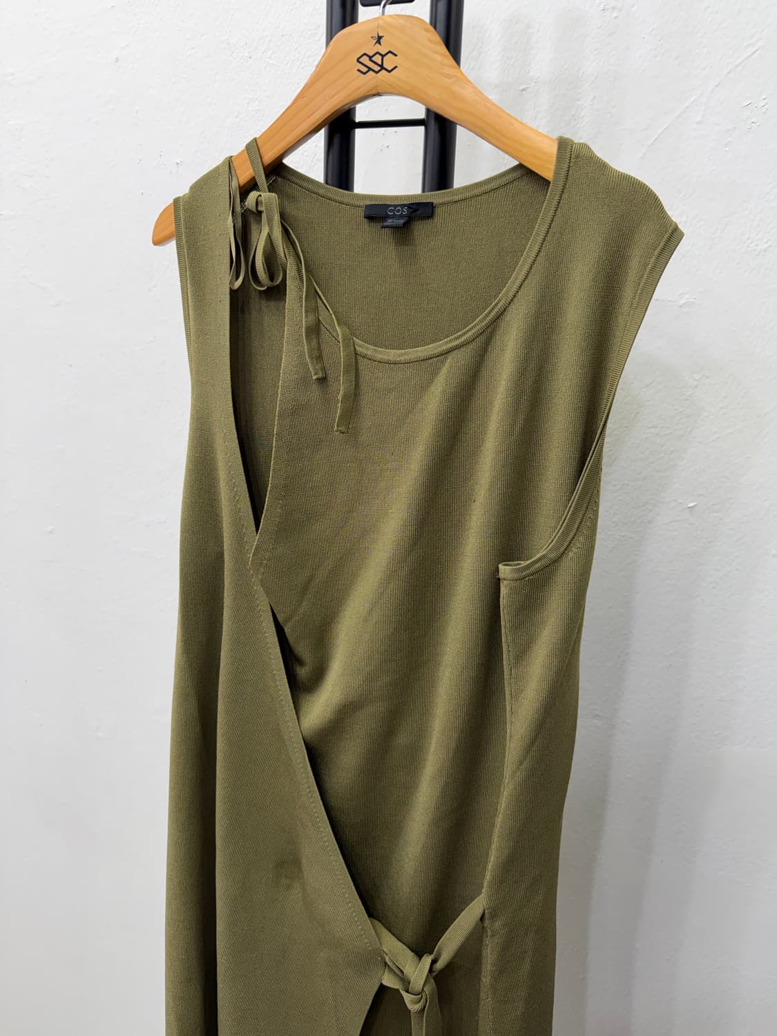 정품) COS 코스 랩 스타일 반팔 롱티셔츠 L 상품이미지3