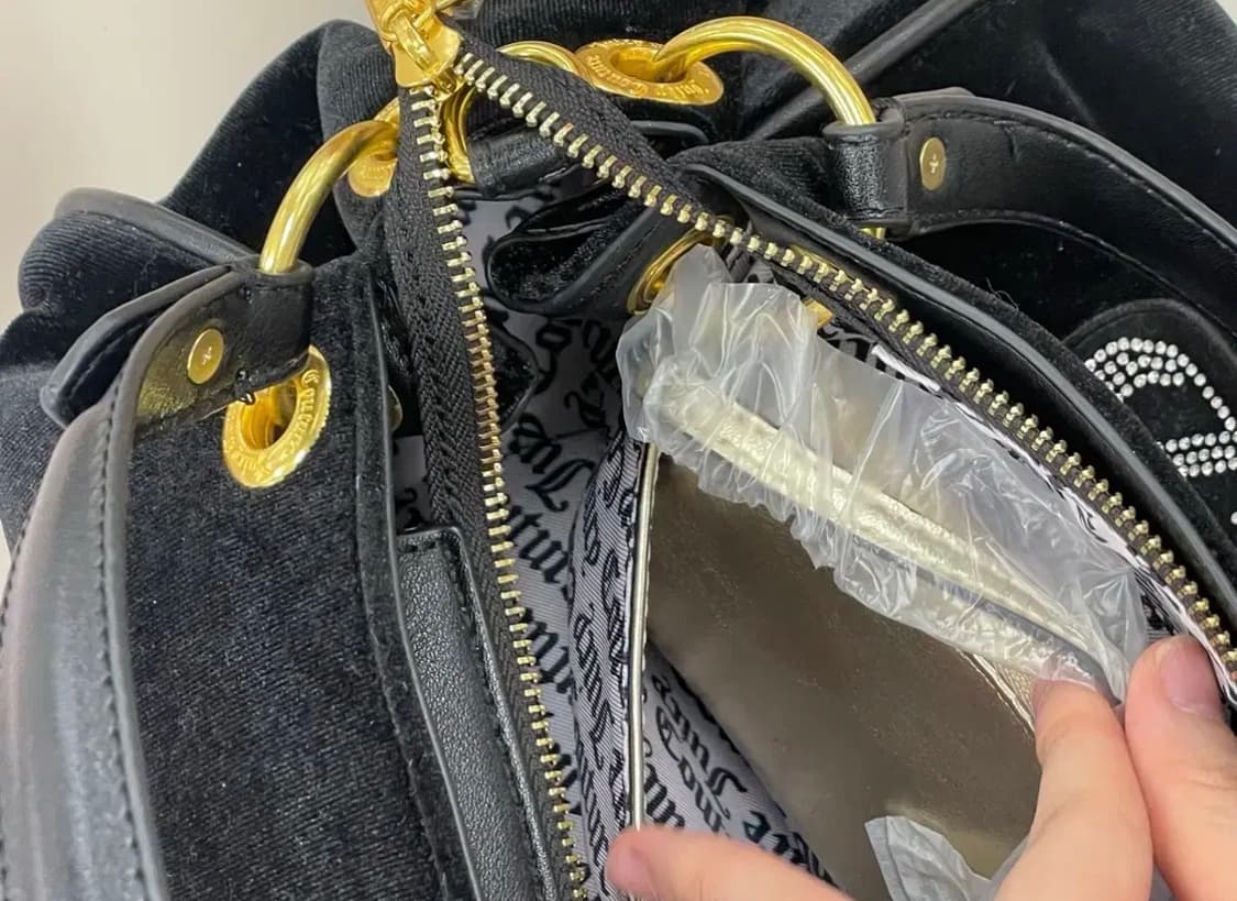 쥬시꾸뛰르 블랙 벨벳 갸루깔 대대장 핸드백  상품이미지5