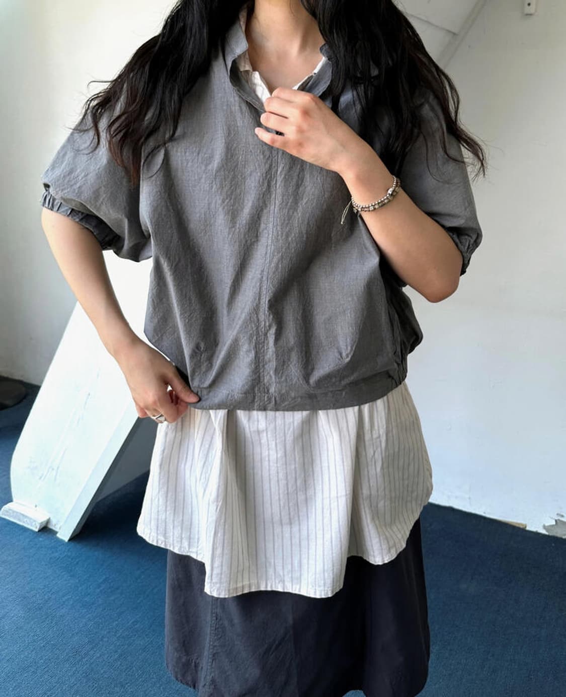 Shirried wide sleeve panel design shirt  상품이미지7