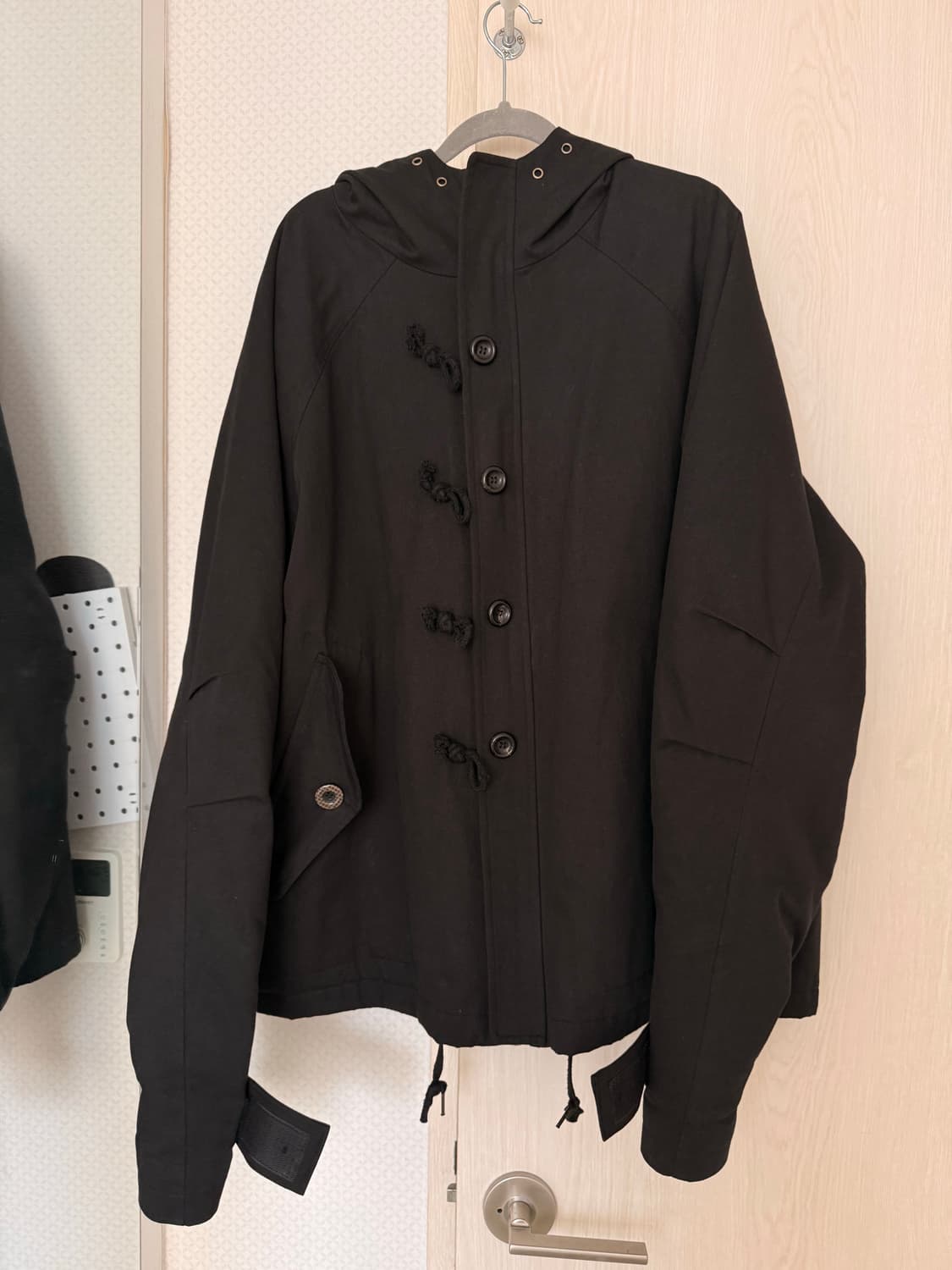 시오서울 스너그 밀리터리 후드 자켓 블랙 상품이미지3