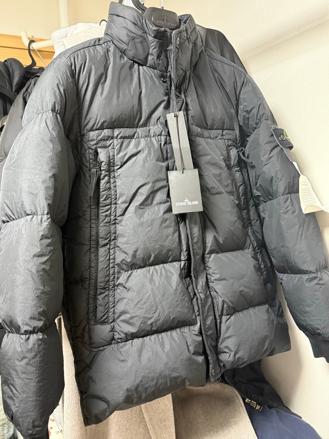 스톤 아일랜드 40123 가먼트 다이드 크링클랩스 패딩 상품이미지3