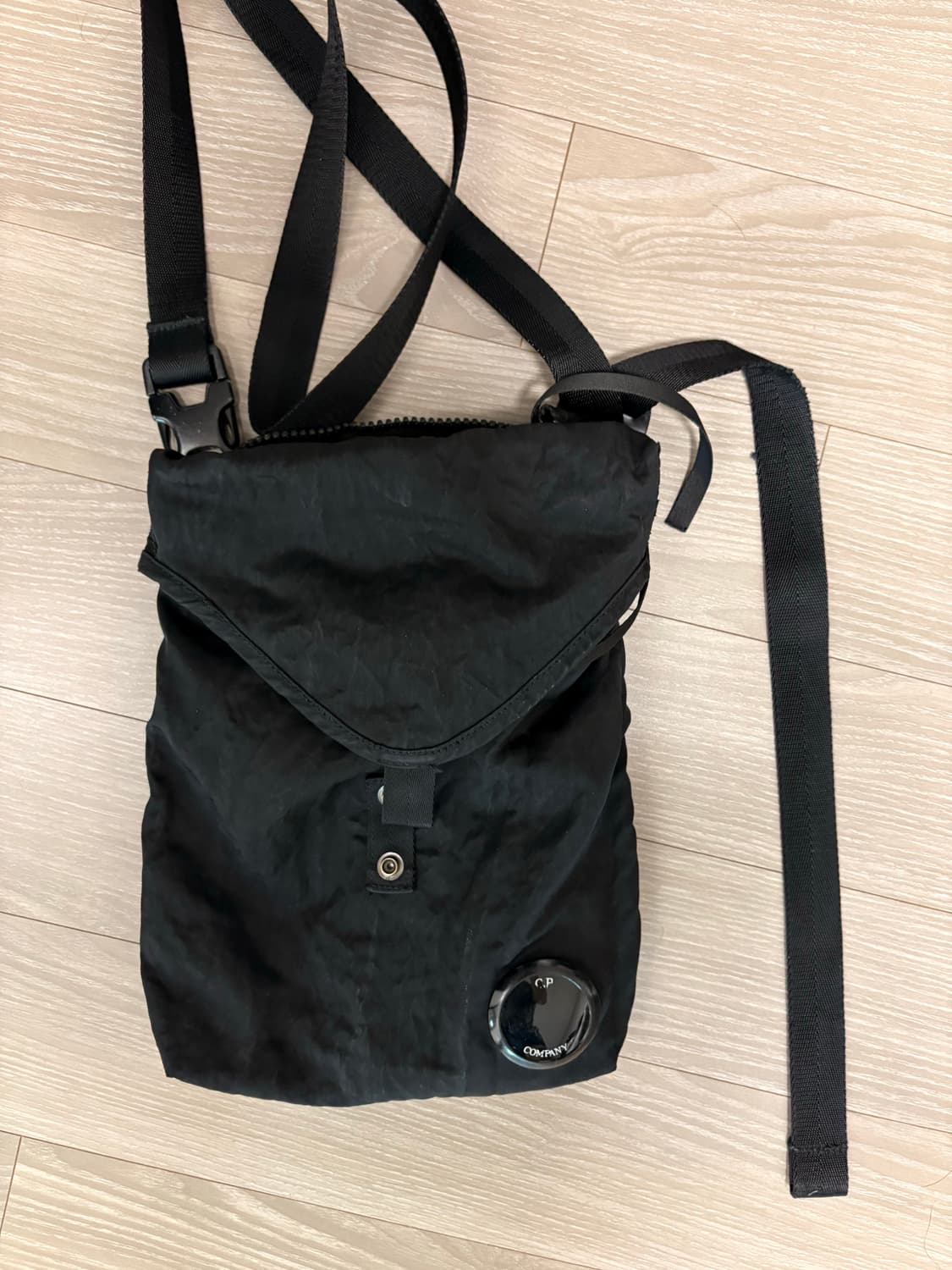 cp컴퍼니 나일론 숄더백 상품이미지1