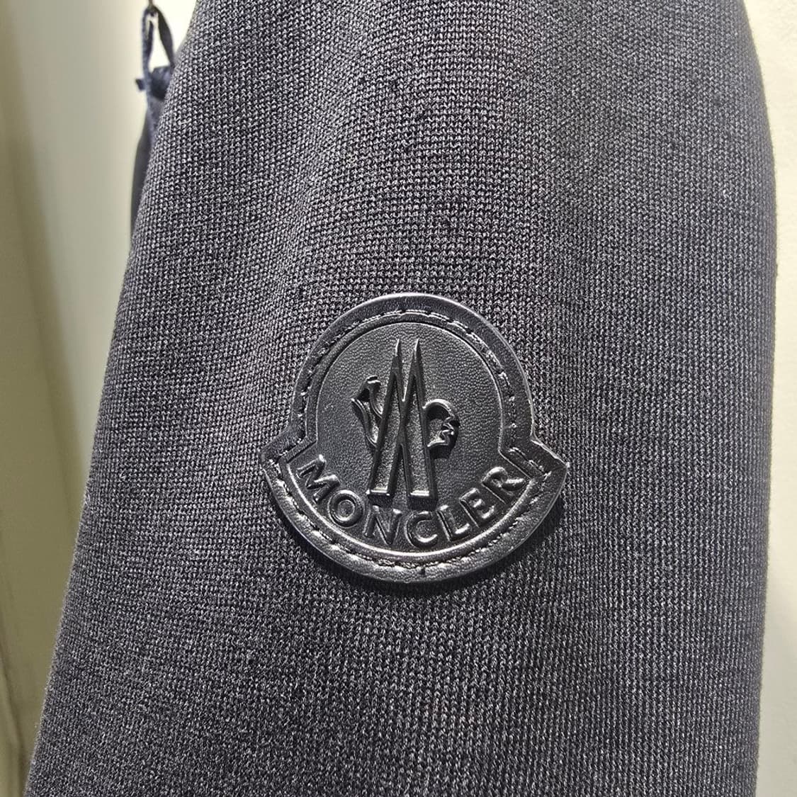 [중고/명품] 몽클레어 니트패딩 M 상품이미지3