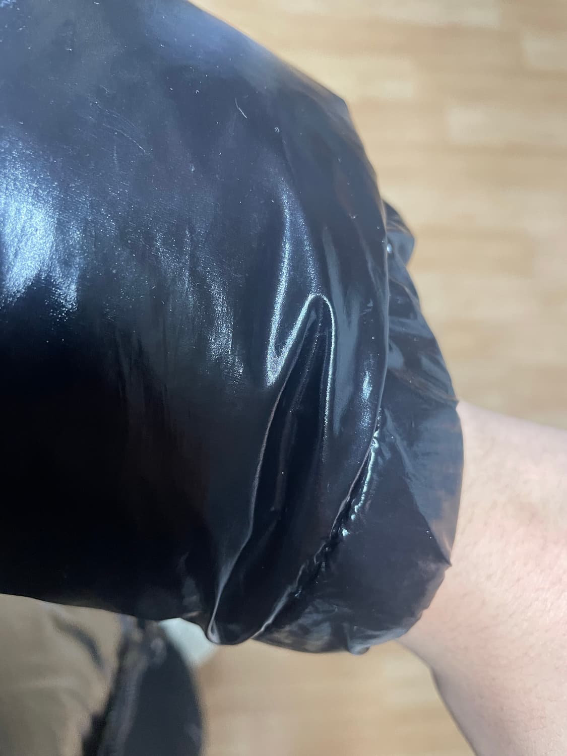 노매뉴얼 LUK DUCK DOWN 글로시 블랙 패딩 상품이미지3