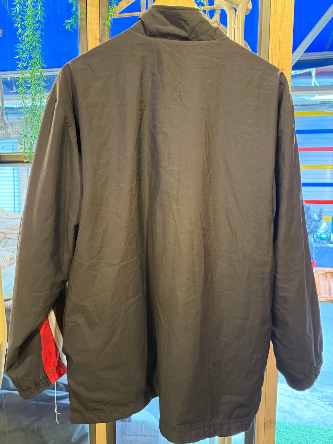 나이키 검정 흰빨 배색 바람막이 상품이미지4