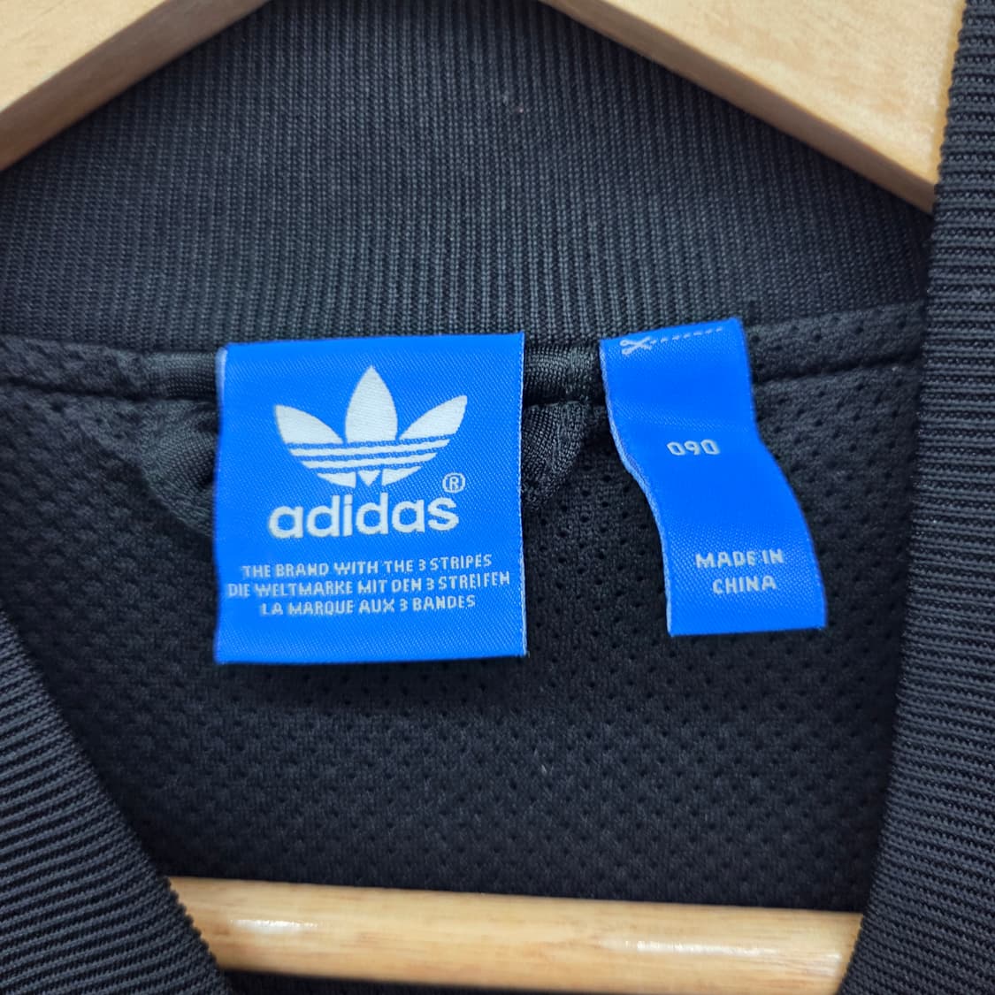 아디다스져지 블랙 플라워 트랙탑 여성s 상품이미지3