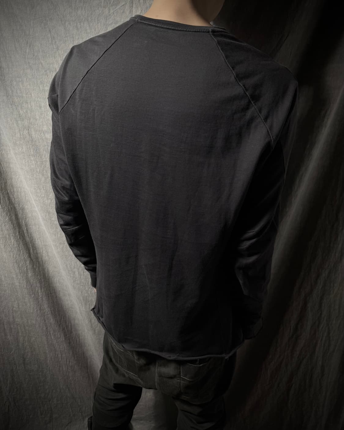 DEVOA Long Sleeve Layered Cut Top  상품이미지2