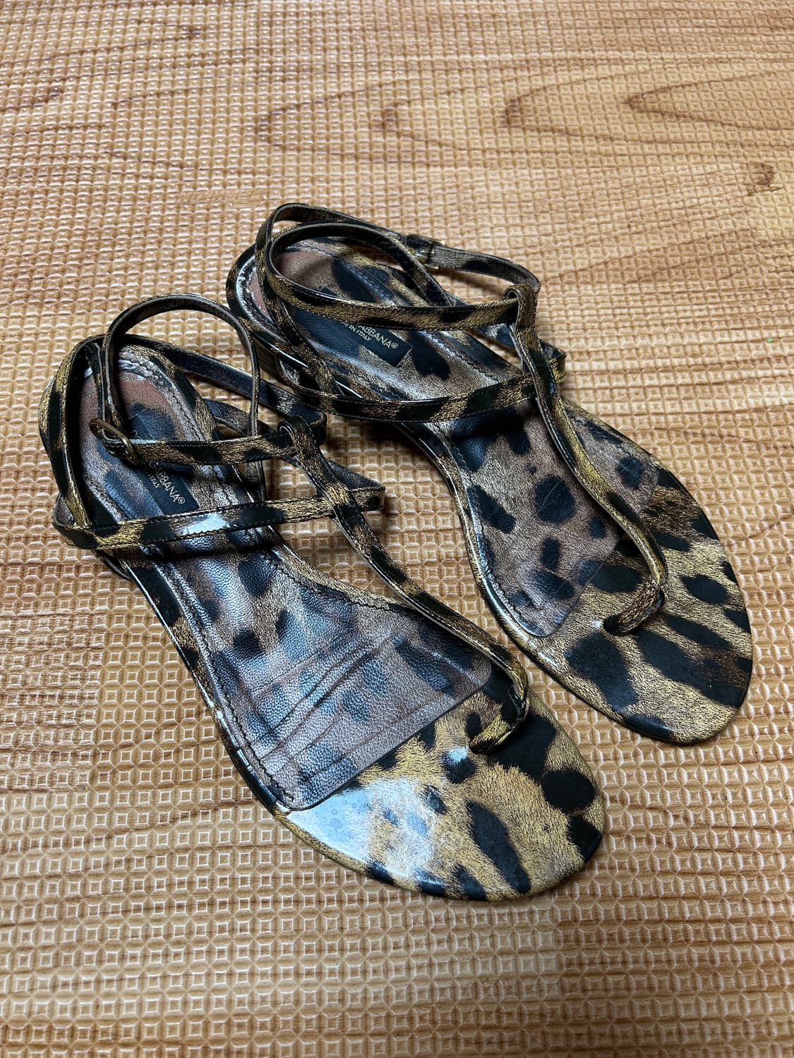 돌체앤가바나 레오파드 샌들 상품이미지1