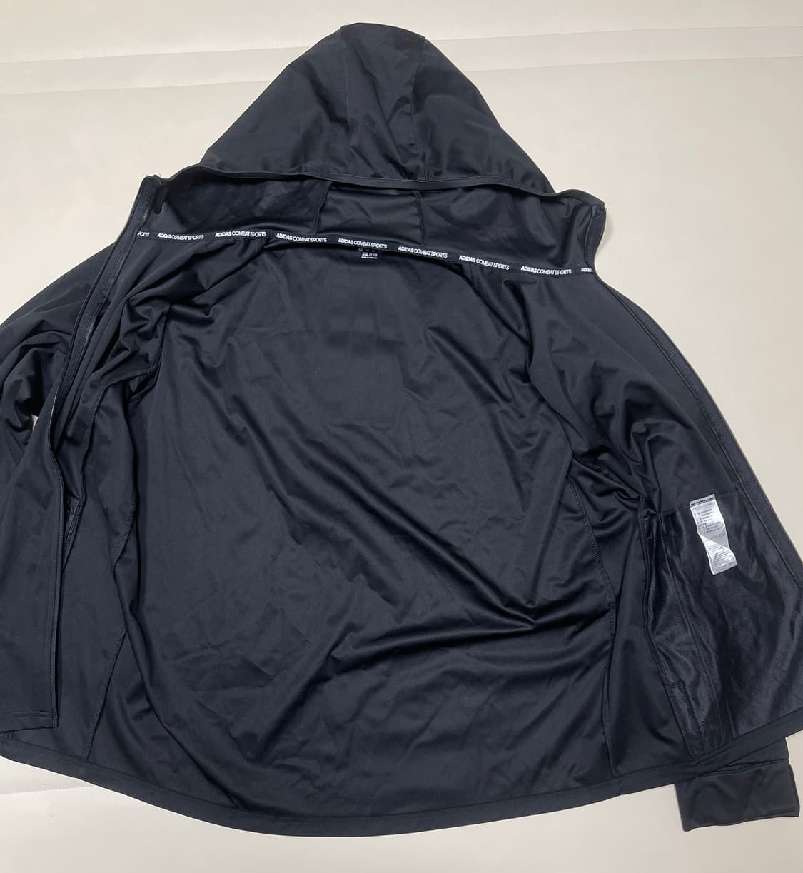 아디다스 컴뱃스포츠 마샬아츠 하이드로 퍼포먼스 바람막이 상품이미지4