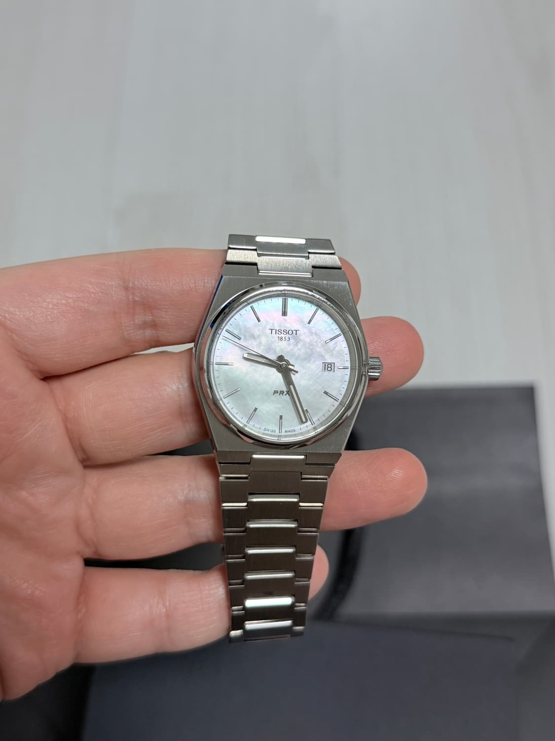 티쏘 PRX 쿼츠 35mm 자개다이얼 상품이미지2