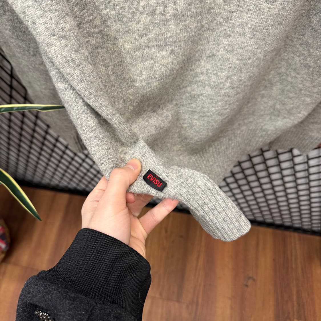 00s 에비수 라운드넥 니트 전면 자수 로고 포인트 그레이 상품이미지8