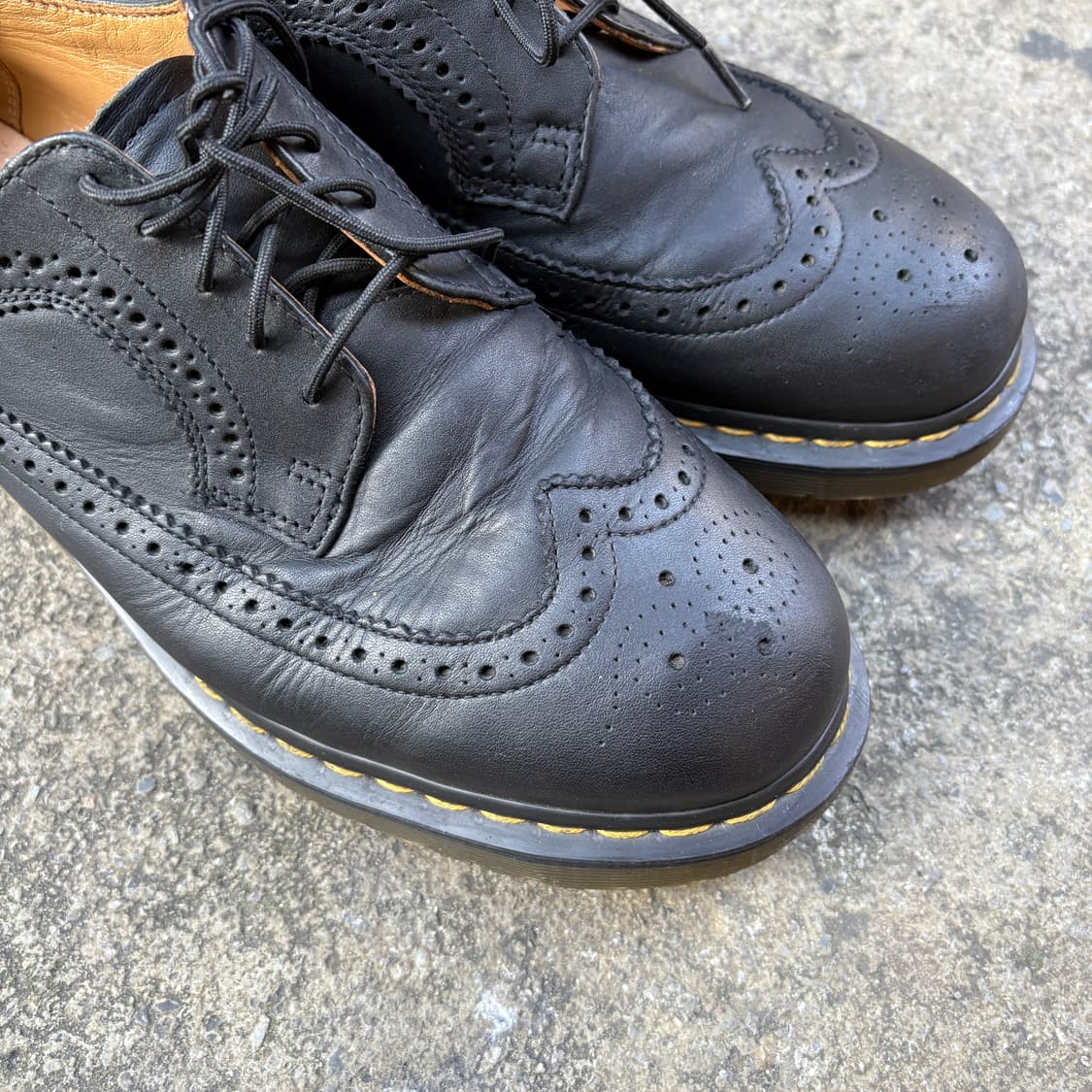 Dr. Martens 닥터마틴 윙팁 로퍼 (270) 상품이미지4