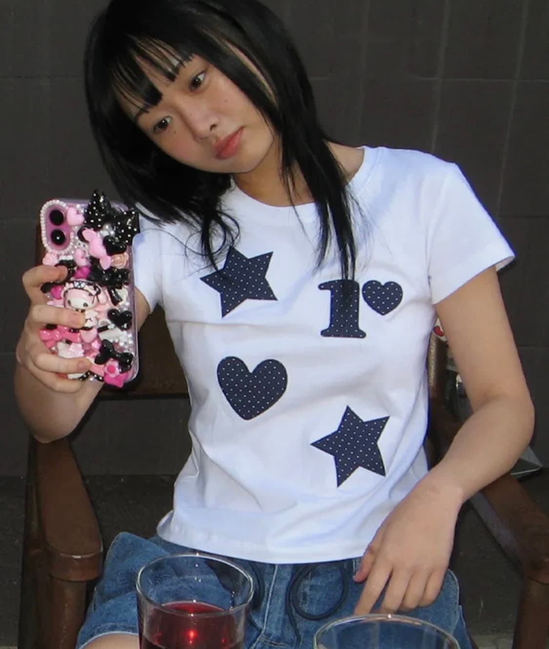 론론 FIGURE SHAPE APPLIQUE T SHIRT 상품이미지1