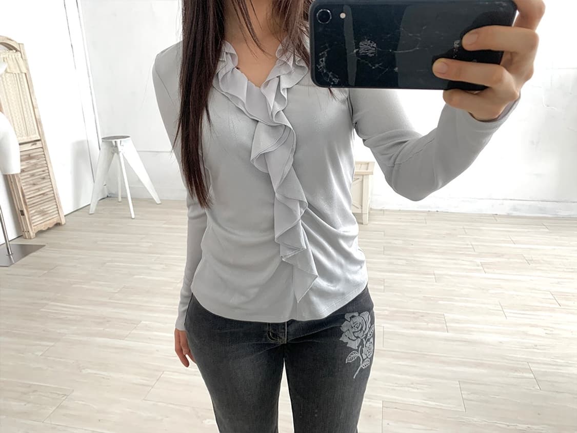 Silver Gray Ruffle Top 상품이미지4