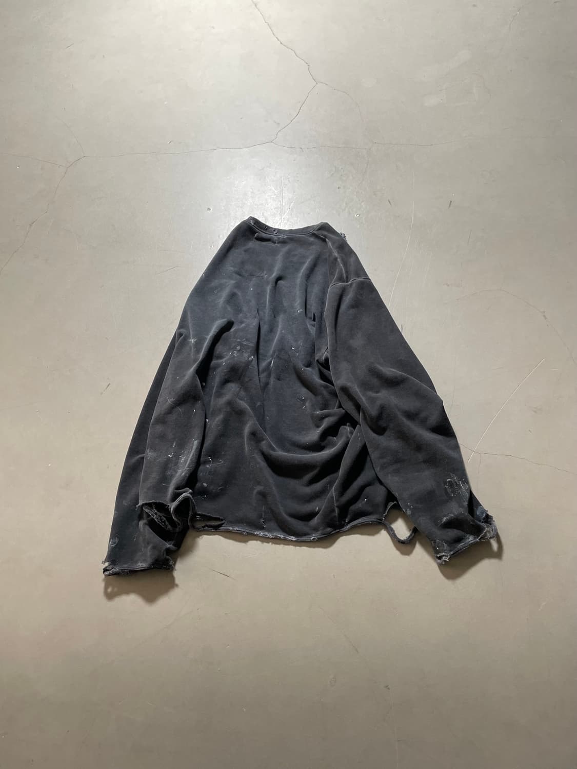 KZ Atelier  Distressed Sweatshirt 상품이미지5