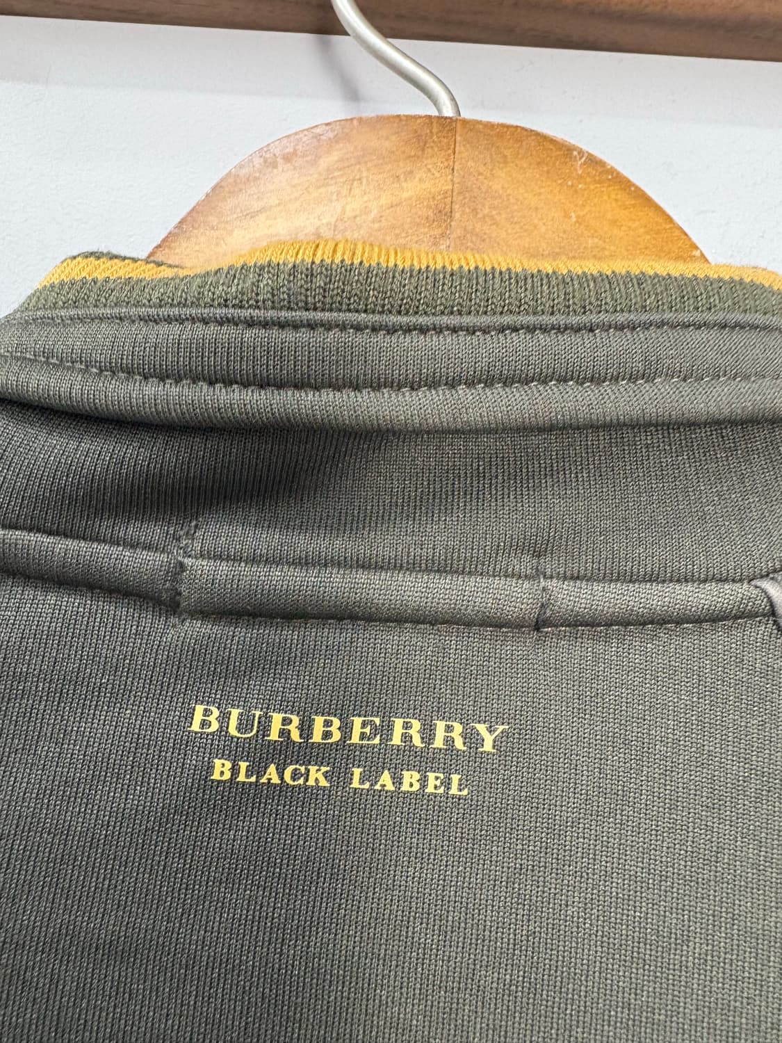 버버리 블랙라벨 트랙탑 져지 A2958 상품이미지5