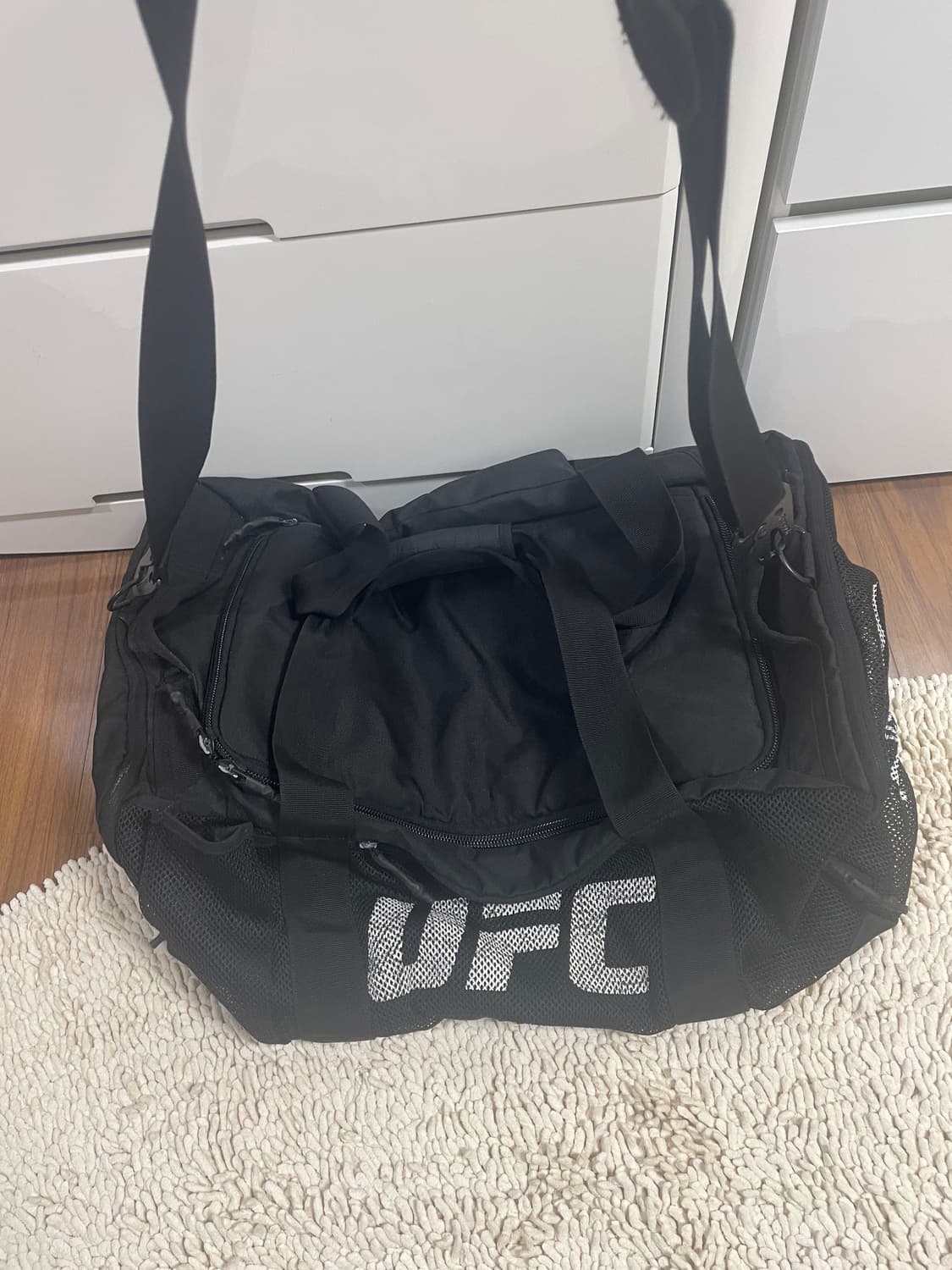 UFC  리복 선수지급용 한정판 더플백 새상품급 ( 초레어템 급처)🔥 상품이미지1