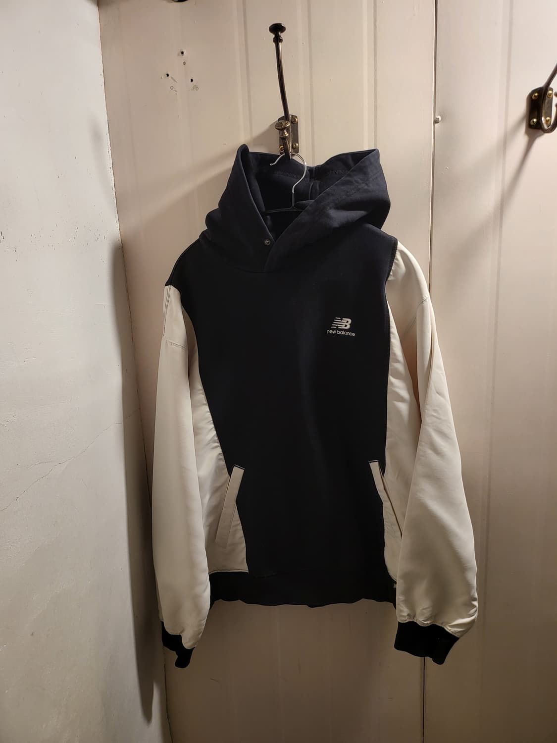 [M]뉴발란스 배색 후드티 상품이미지1