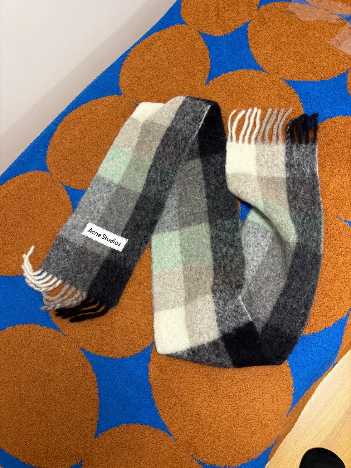 아크네 스튜디오 모헤어 머플러 목도리 상품이미지3