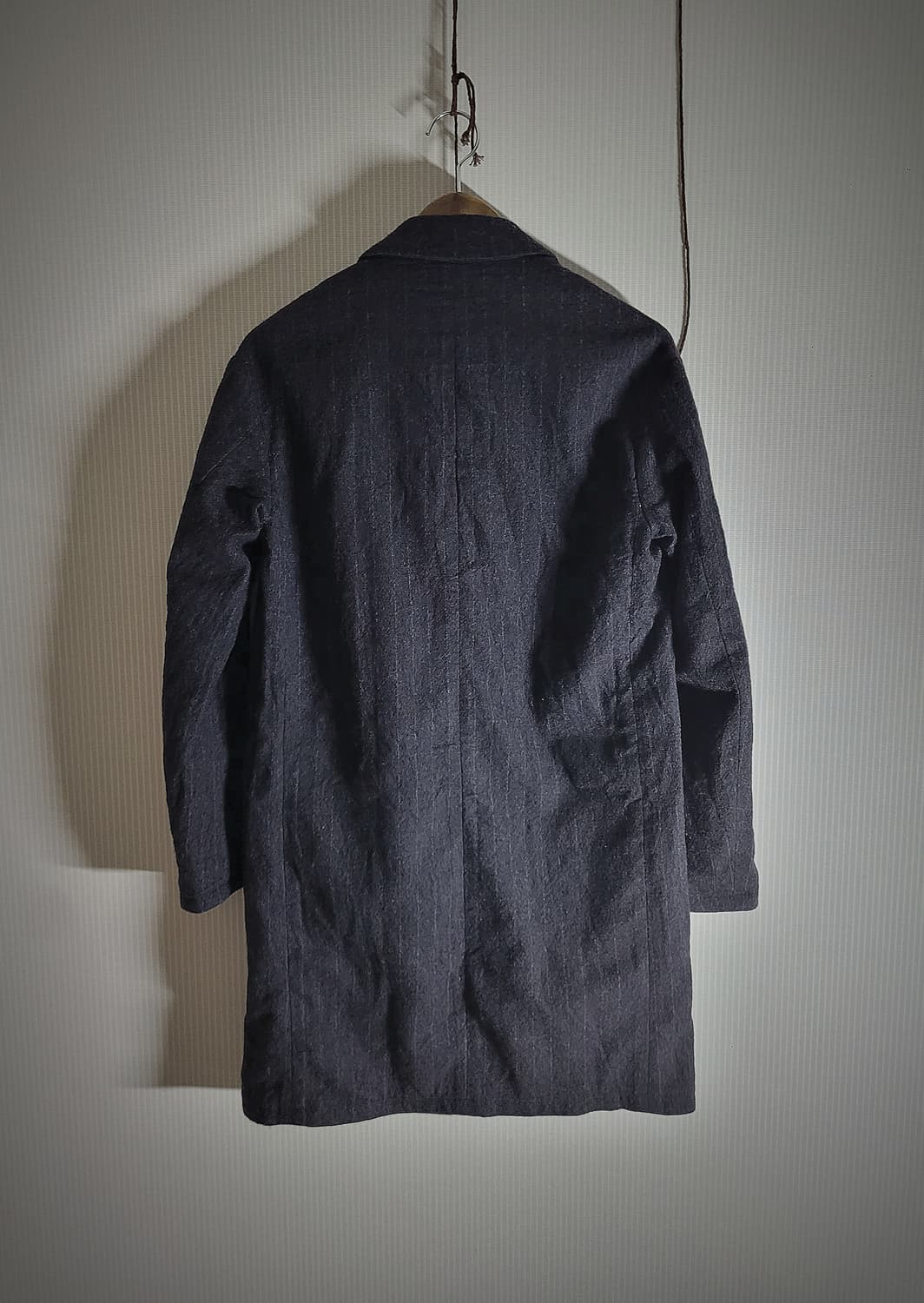 이사무 카타야마 백러쉬 스트라이프 울 코트 상품이미지8