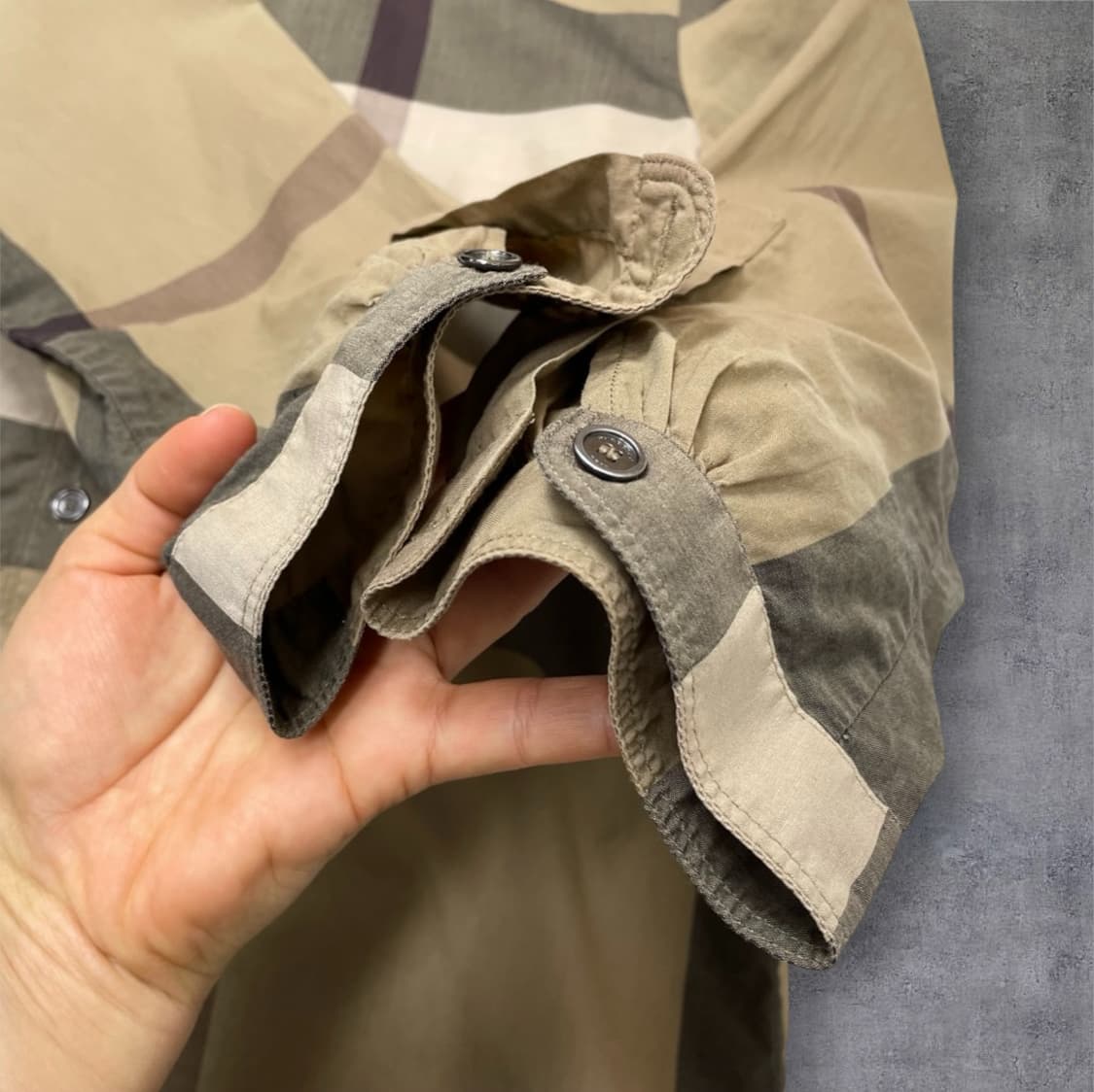 버버리 브릿 하우스체크 7부 하프버튼 셔츠 XS 상품이미지7