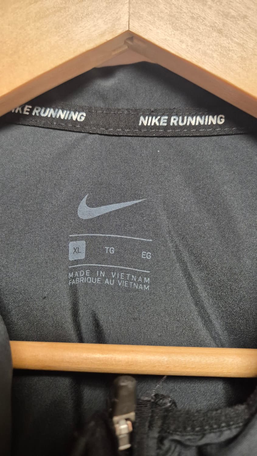 나이키 드라이핏 러닝 바람막이 XL 상품이미지2