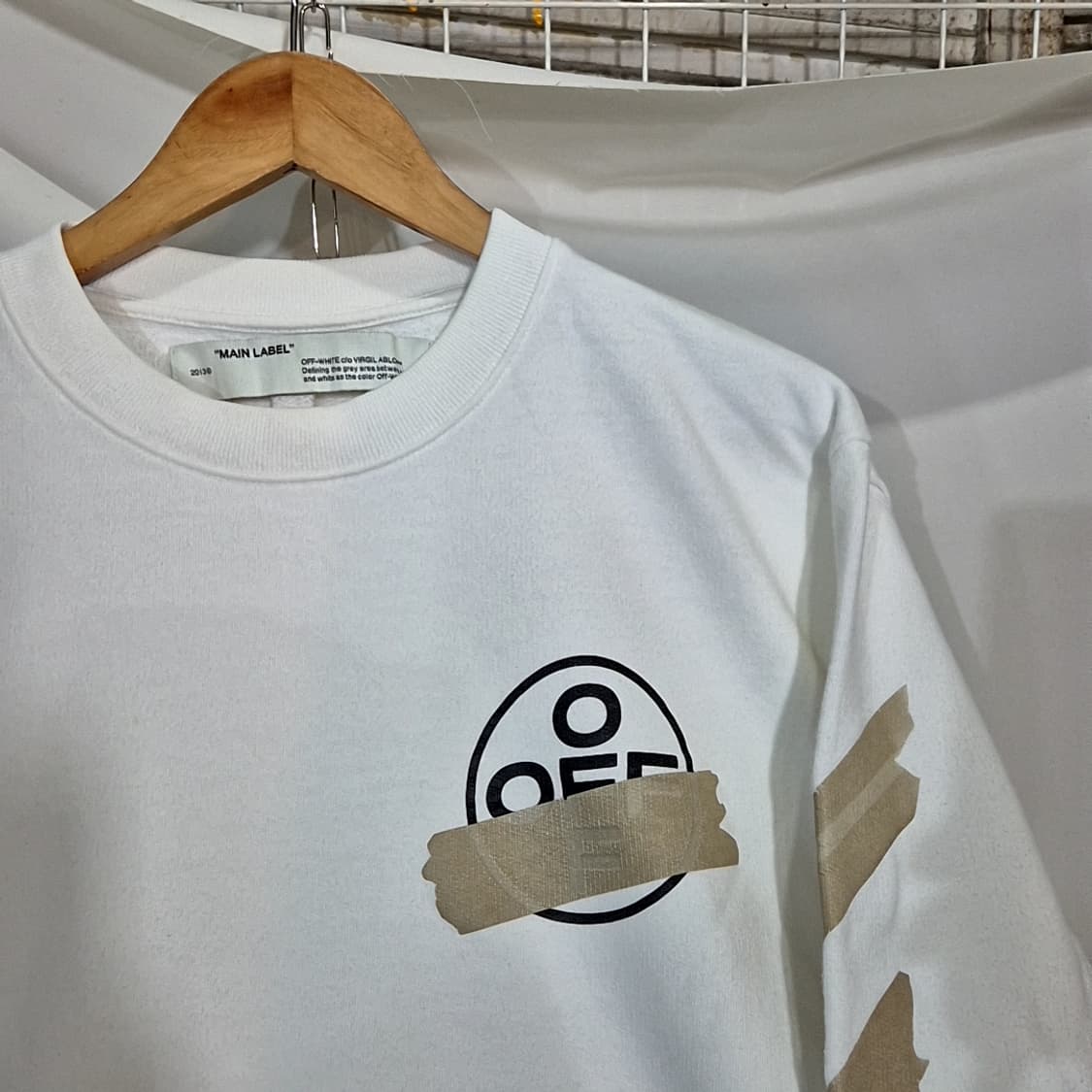 Off White 오프화이트 테이프 에로우 맨투맨 상품이미지4