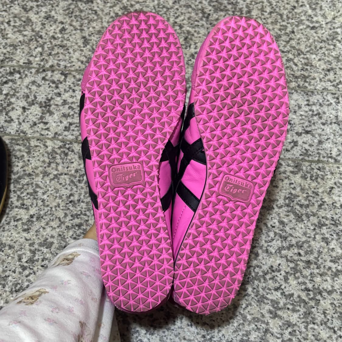 오니츠카타이거 멕시코 66 1183C102_701 드래곤후르츠 블랙 상품이미지5