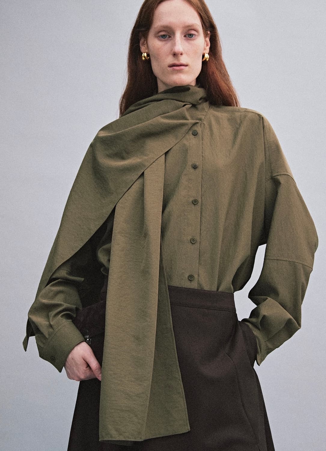 [시착 새상품]ETHOS 에토스 스카프 블라우스 카키 상품이미지1