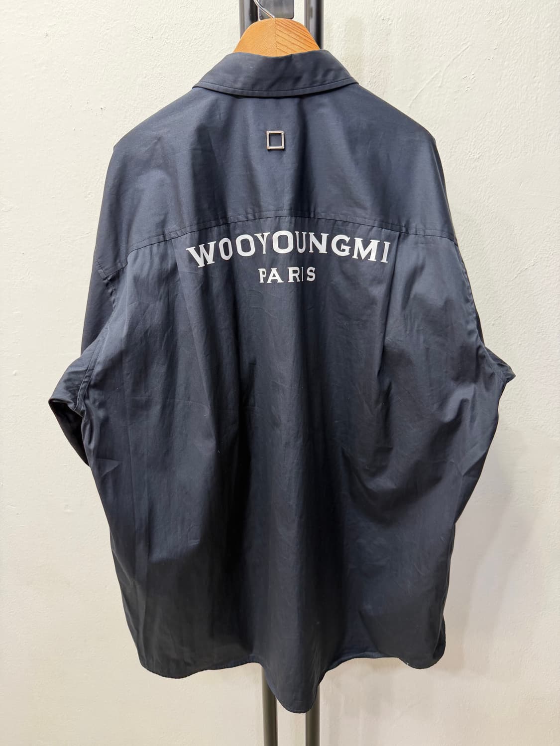 정품) 우영미 22ss 여성 루즈핏 백로고 셔츠 38 상품이미지1