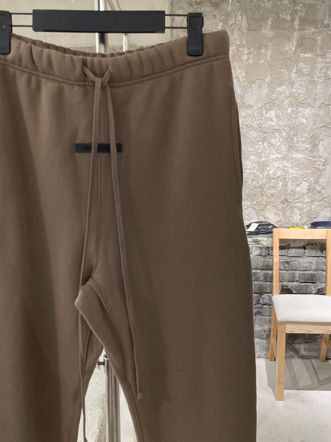 에센셜 20F/W 브라운 스웻 팬츠 상품이미지3