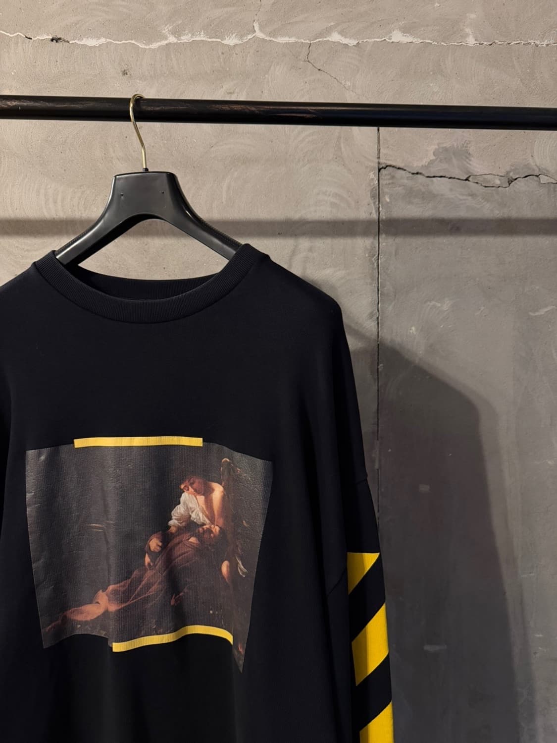 오프화이트 그래픽 맨투맨 100 상품이미지3