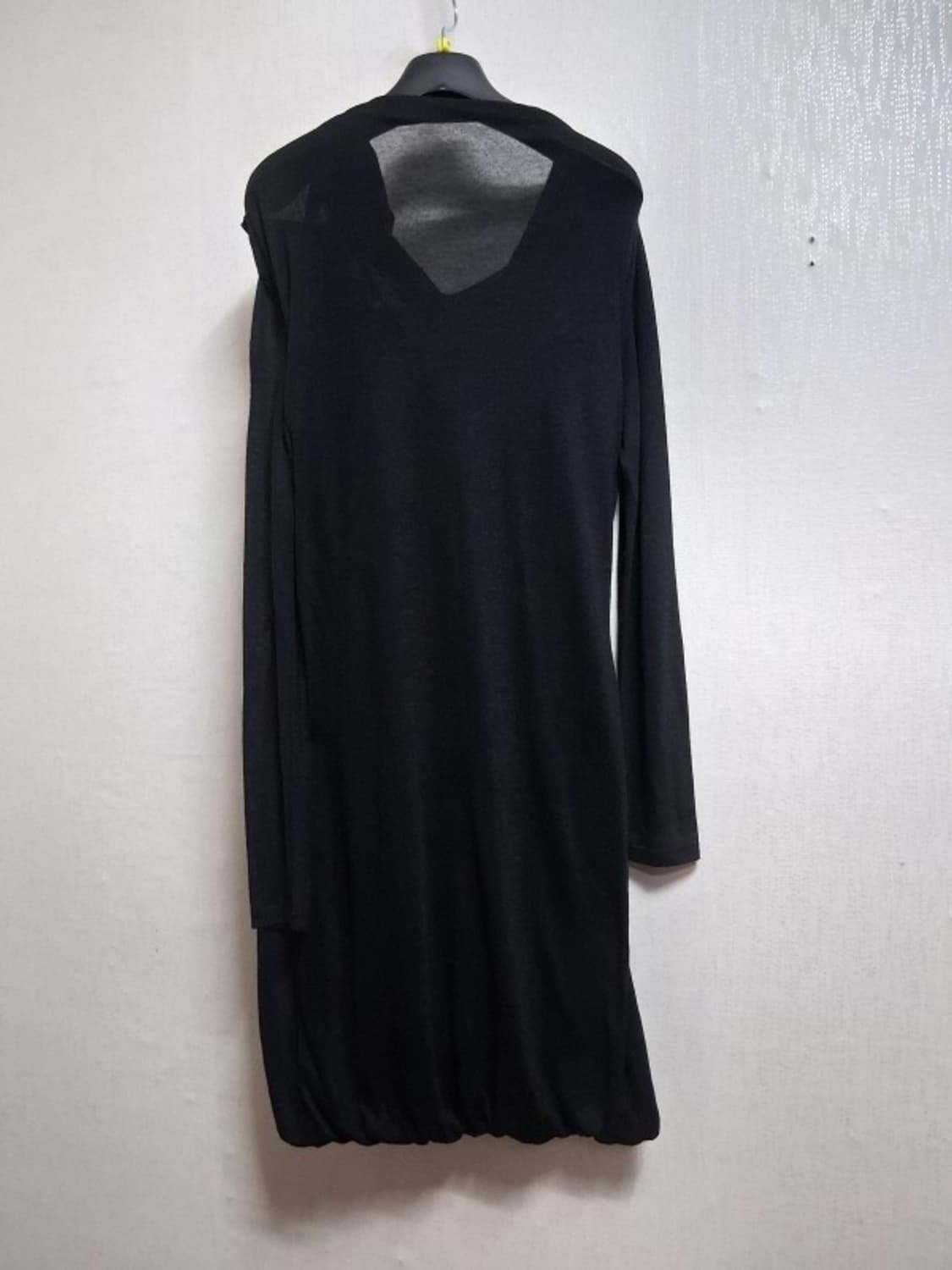 MAX&CO 막스앤코 검정 실루엣 원피스 미디기장 슬림한55
원 상품이미지2