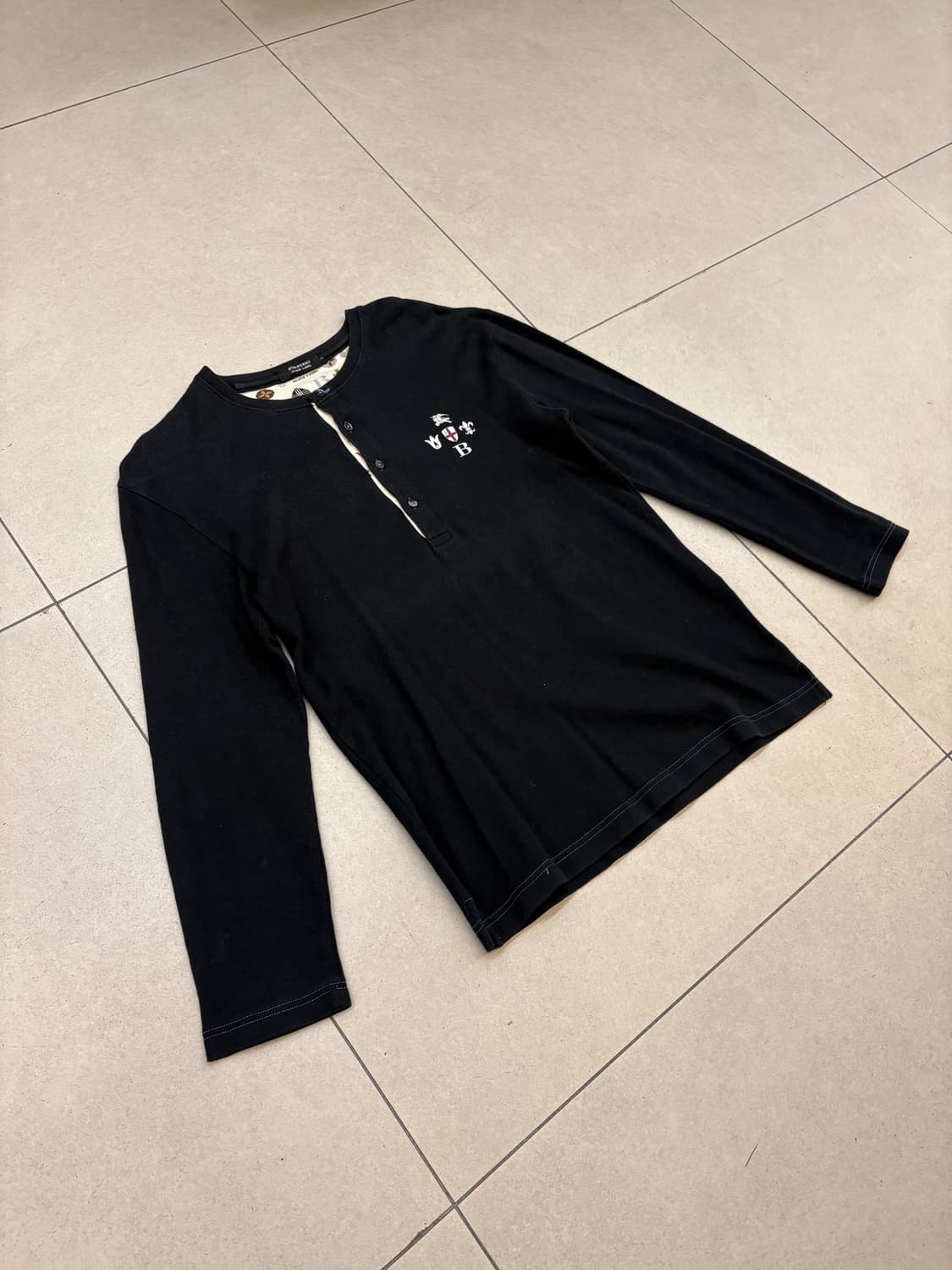 버버리 블랙라벨 헨리넥 롱슬리브  상품이미지4