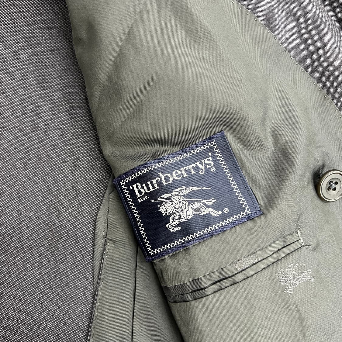 버버리 은장 버튼 더블 브레스티드 블레이저  상품이미지3