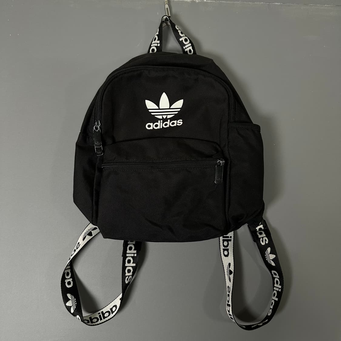 아디다스 파이어버드 불꽃 로고 미니 백팩 가방 블랙  [013106] 상품이미지1