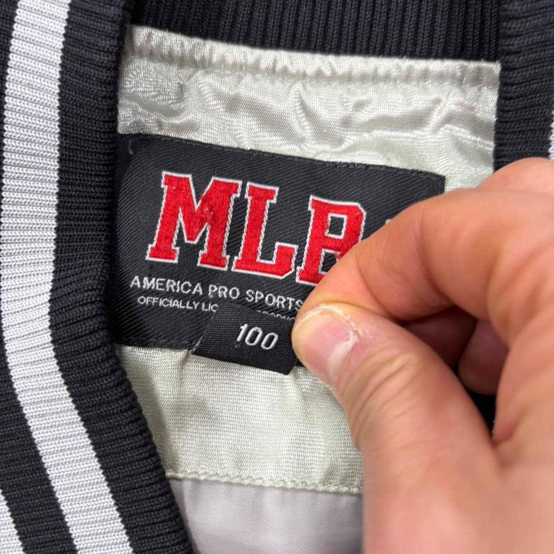 MLB 밀워키 브루어스 빅로고 새틴 바시티 자켓 상품이미지3