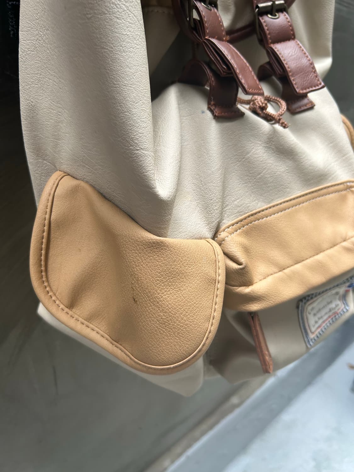 일본빈티지 라떼갸루 베이지 쓰리포켓 백팩 상품이미지4
