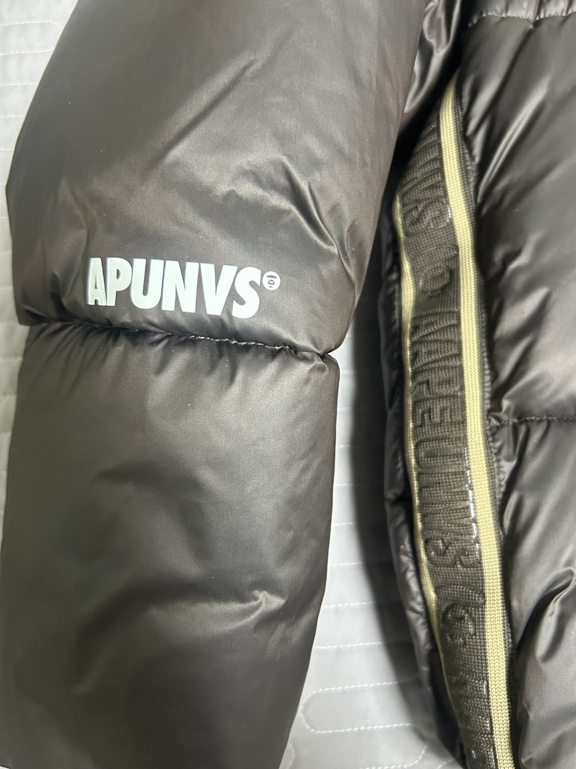 Aape 아플리케 패딩 브라운 l 상품이미지3