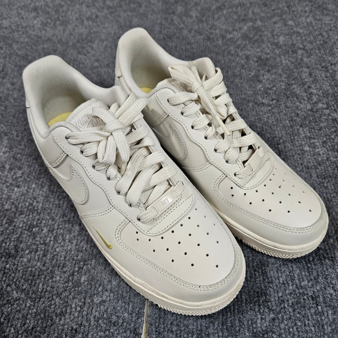 나이키 에어 포스 1 '07 팬텀 소프트 옐로우(급처) 상품이미지1