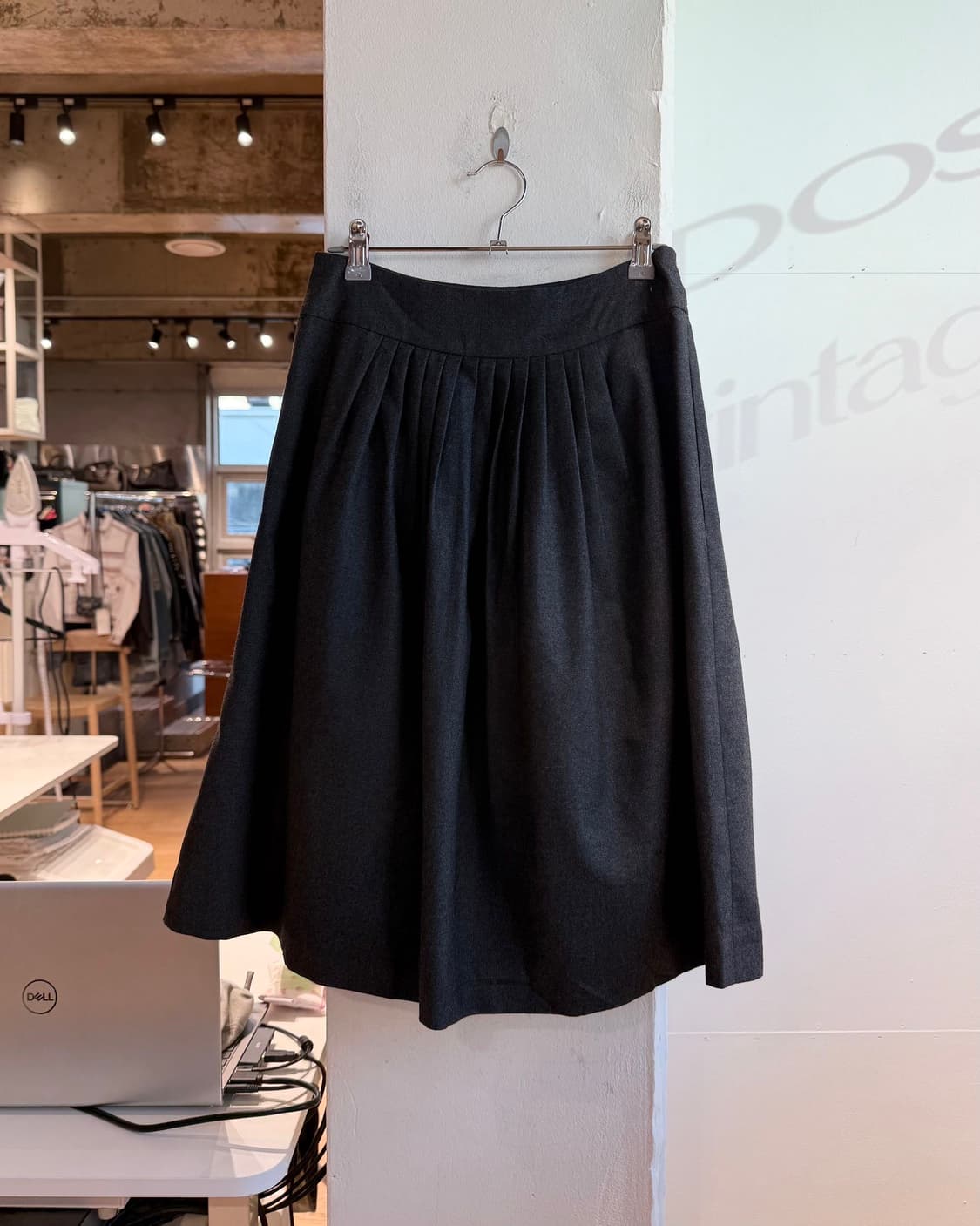 마가렛호웰 차콜 핀턱 미디스커트  상품이미지5