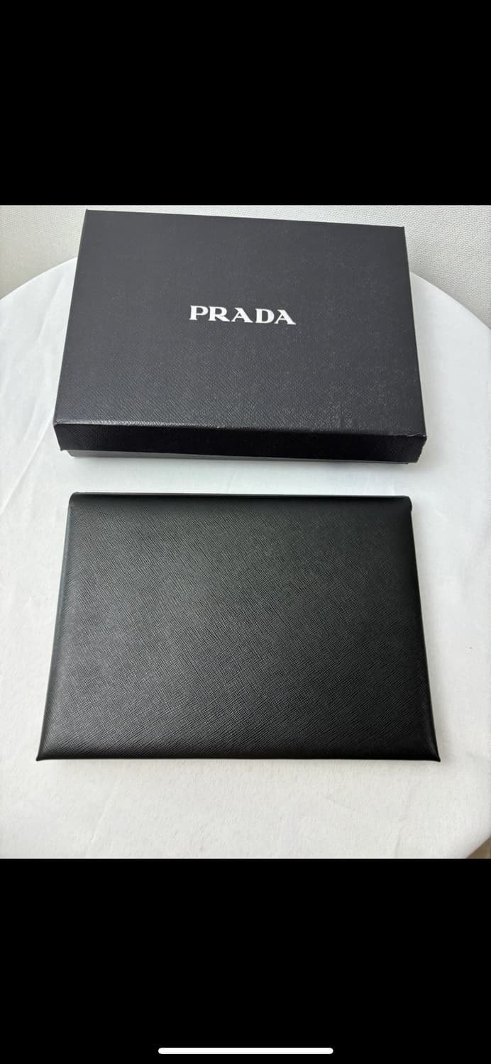 (새상품,정품)프라다 사피아노 레더 도큐먼트 클러치백 블랙 상품이미지3