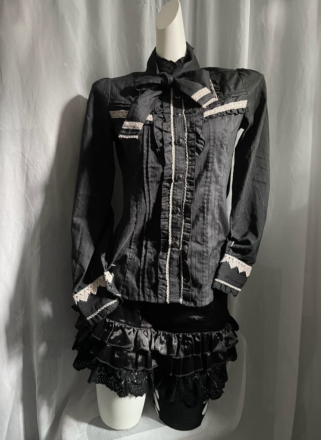 Axes femme 엑시즈팜 리본 블라우스 공겜여주 상품이미지1