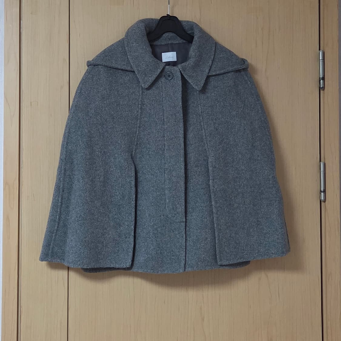 새상품) 르베인 2ND 케이프 후드 핸드메이드 코트 차콜 망토 상품이미지6