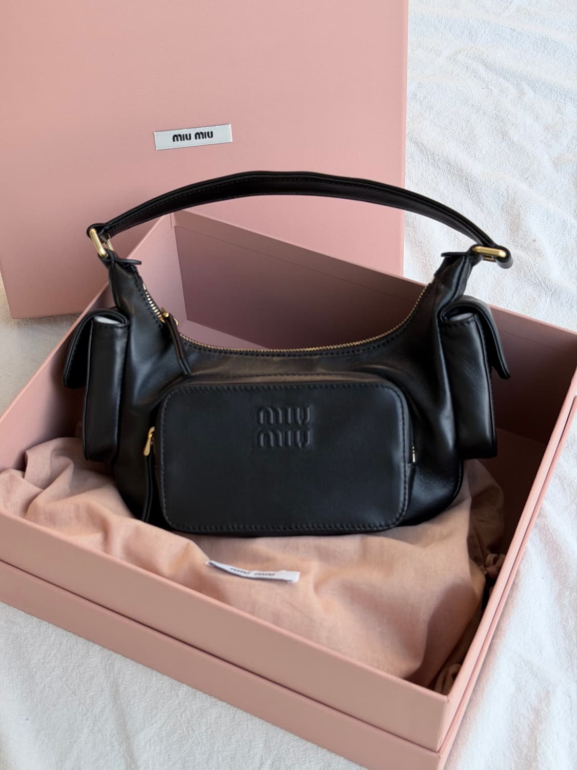 미우미우 나파가죽포켓백 상품이미지1