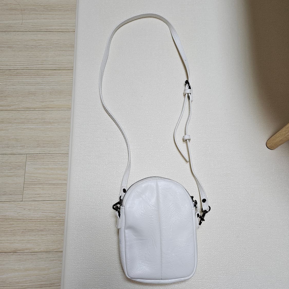 (실착1회) 미니크로스백 화이트 가방 상품이미지3