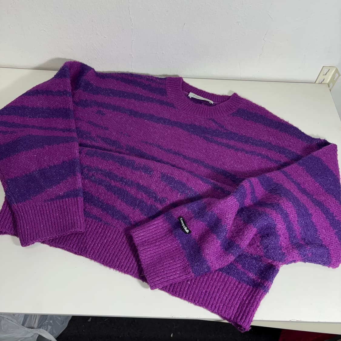 OS 팬시클럽 퍼플 루즈오버핏 라운드 보카시니트 상품이미지2